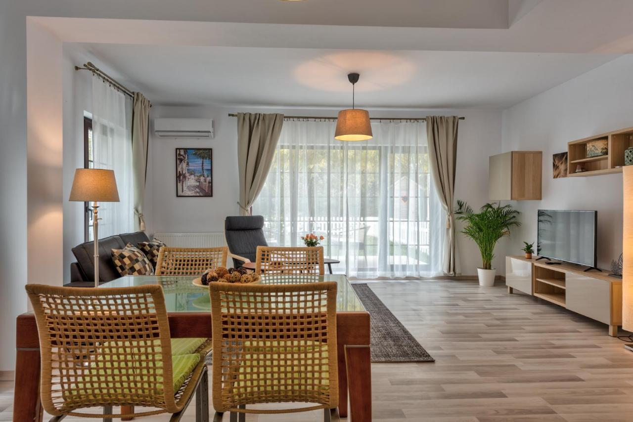 Bucharest Airport Suites & Villas Otopeni Exterior foto